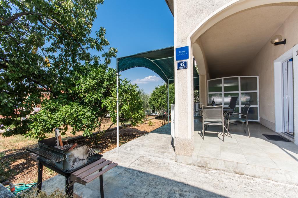 Apartments Fani Trogir Exterior foto